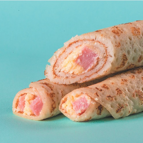 Crepes rolls with ham and cheese